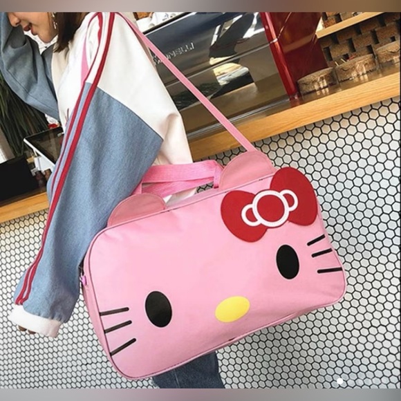 Sanrio Hello Kitty Fashionable Travel Duffle Bag - NEW - Picture 4 of 8